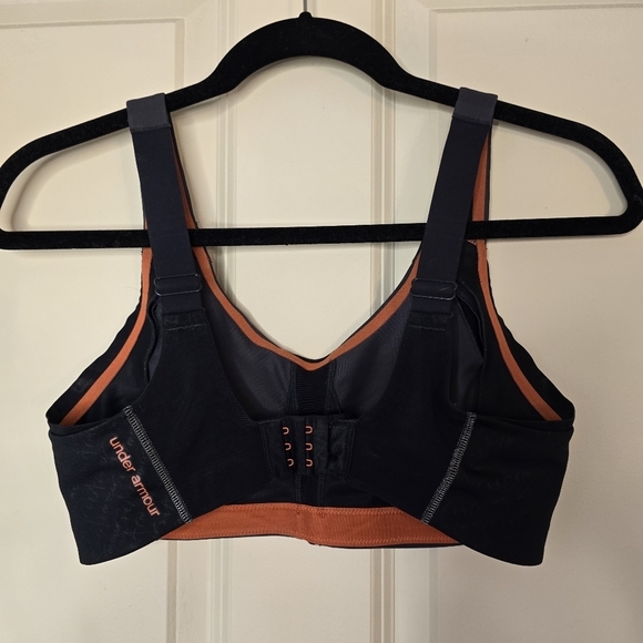 32D Under Armour Sports Bra - Picture 2 of 3